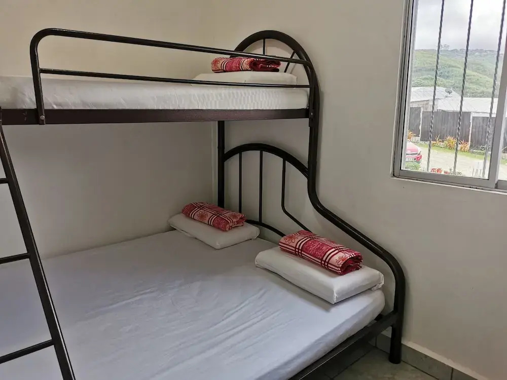 SPOT ON 89963 Sinurambi Homestay 2