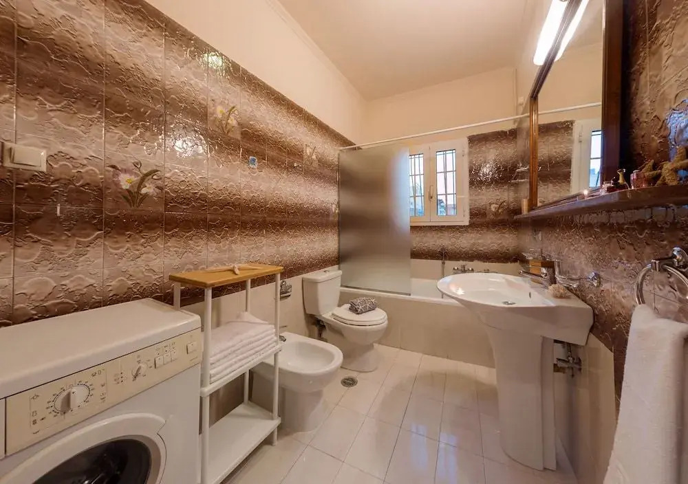 Metropolis Apartment