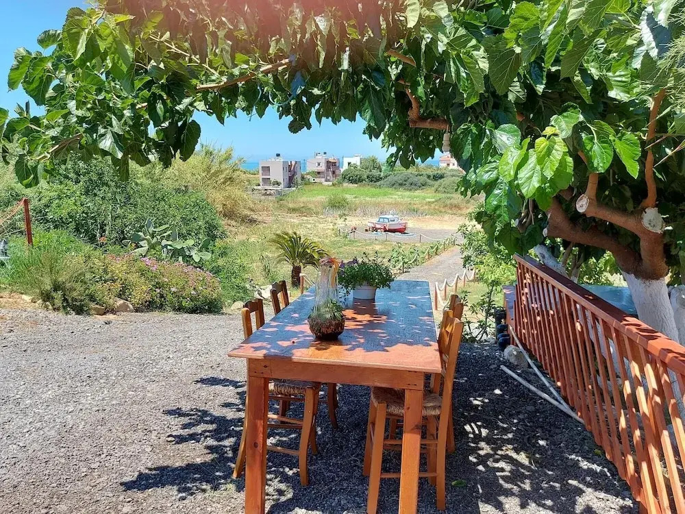 Socrate's Apartment's With Share Pool