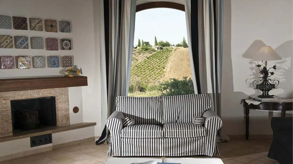 Independent villa up to 16 guests-VILLA DELLO ZINGARO