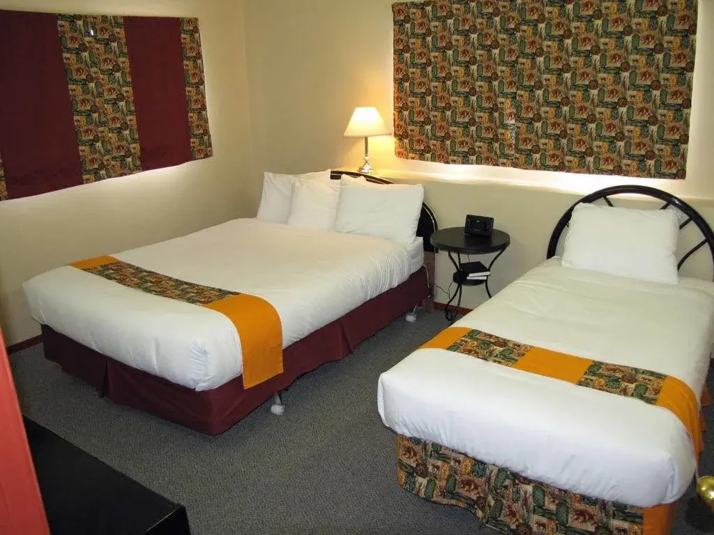 Bear Country Inn and Suites