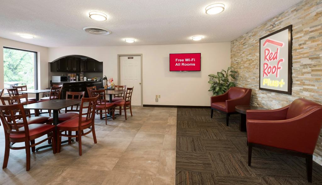 Red Roof Inn PLUS+ & Suites Opelika