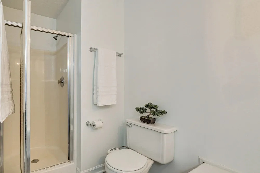 Tranquil Fort Wayne Home: 7 Mi to Downtown