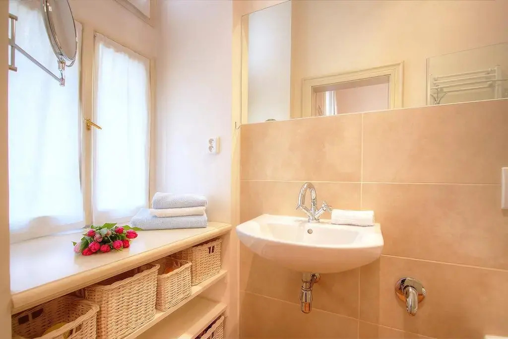 Botanical garden apartment