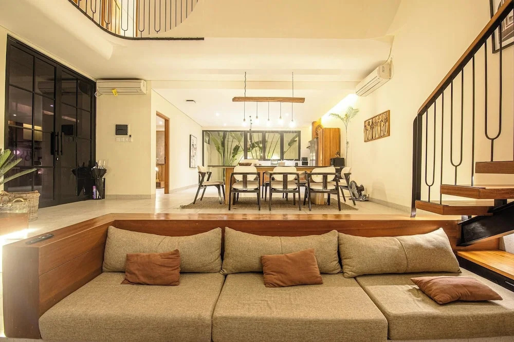 Elegant 4BR Seminyak Villa 10min From the Shore