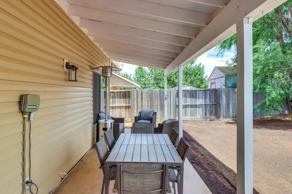 Private Hot Tub: Show Low Home 3 Mi to Lake