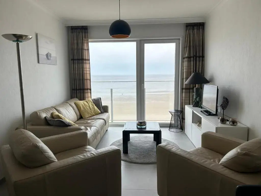 Appartement met 2 slaapkamers op zeedijk Middelkerke