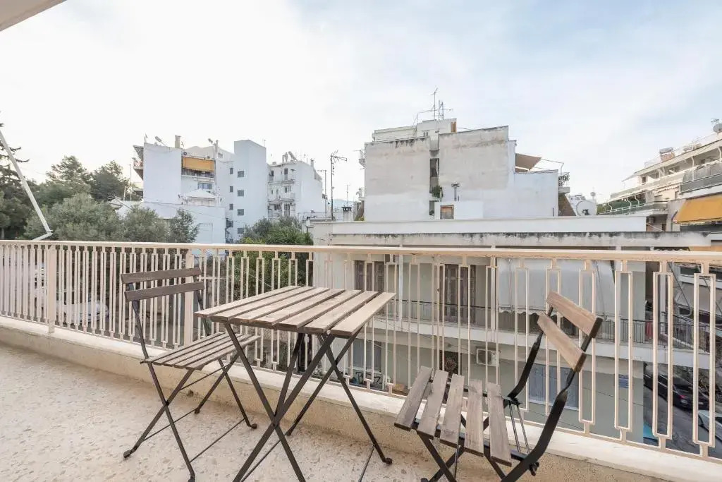 Cozy and Fresh 2bdrm apt Close to Metro