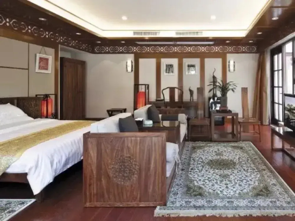 Yayuan Garden Holiday Hotel