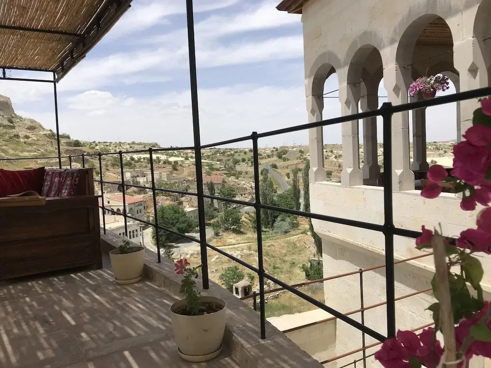 RZA Cave Hotel