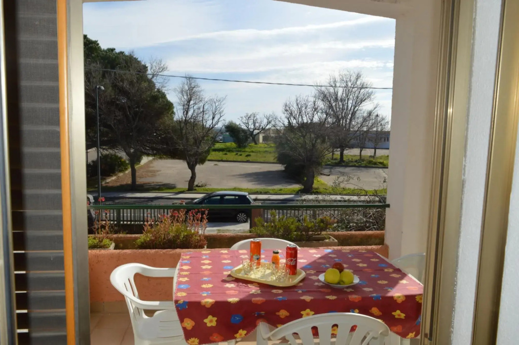 Holiday home surrounded by greenery 100 meters from the sea shore in the town of San Giovanni di Pos-Appartamento Aeres
