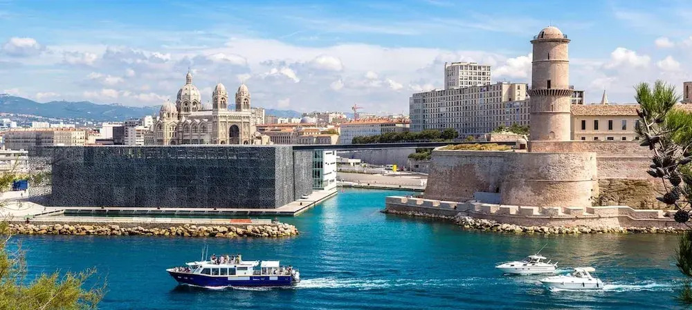House With 2 Bedrooms in Marseille, With Pool Access, Terrace and Wifi