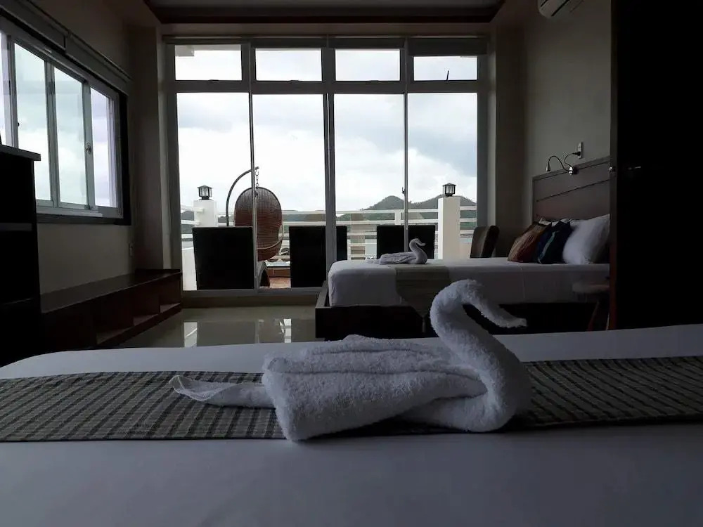 Four Thirteen Suites
