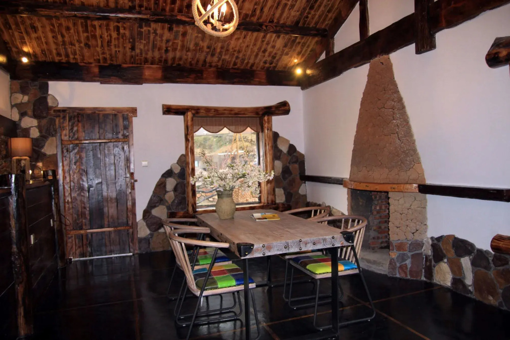 No.5 Valley Lodge