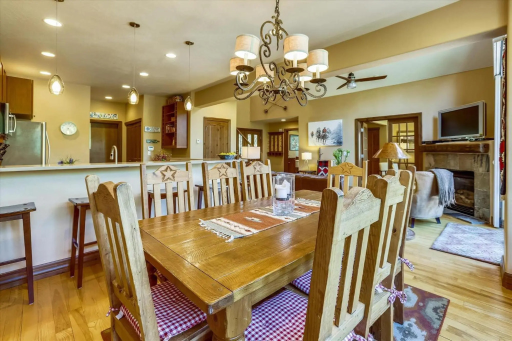 Highland Greens Comfort 3 Bedroom Townhouse by Redawning