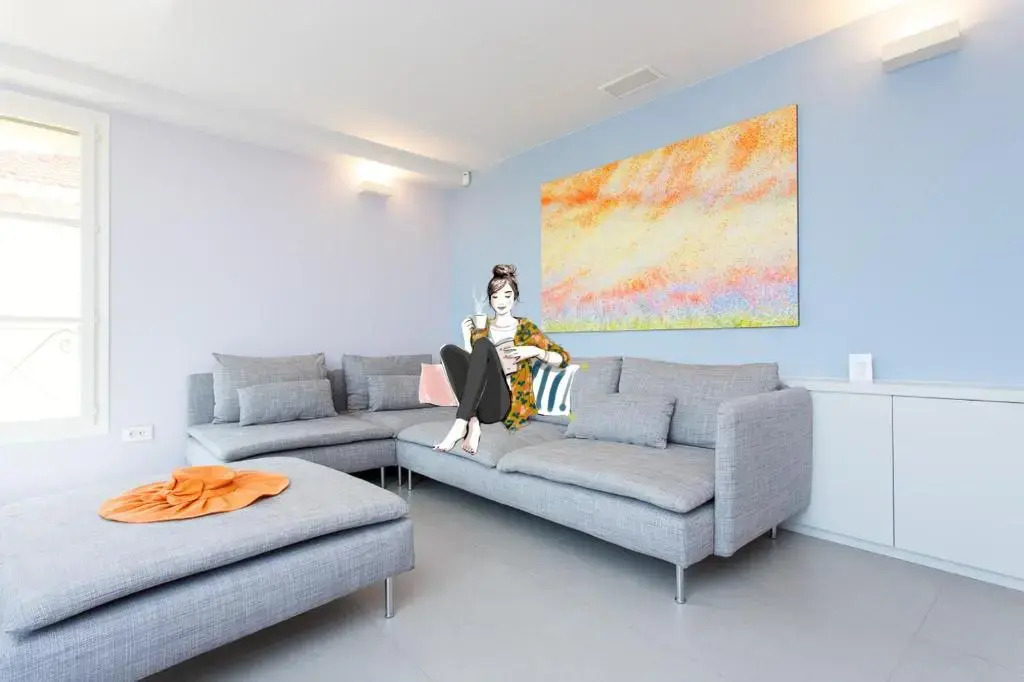 Pure & Chic 2beds/2baths in Centre!