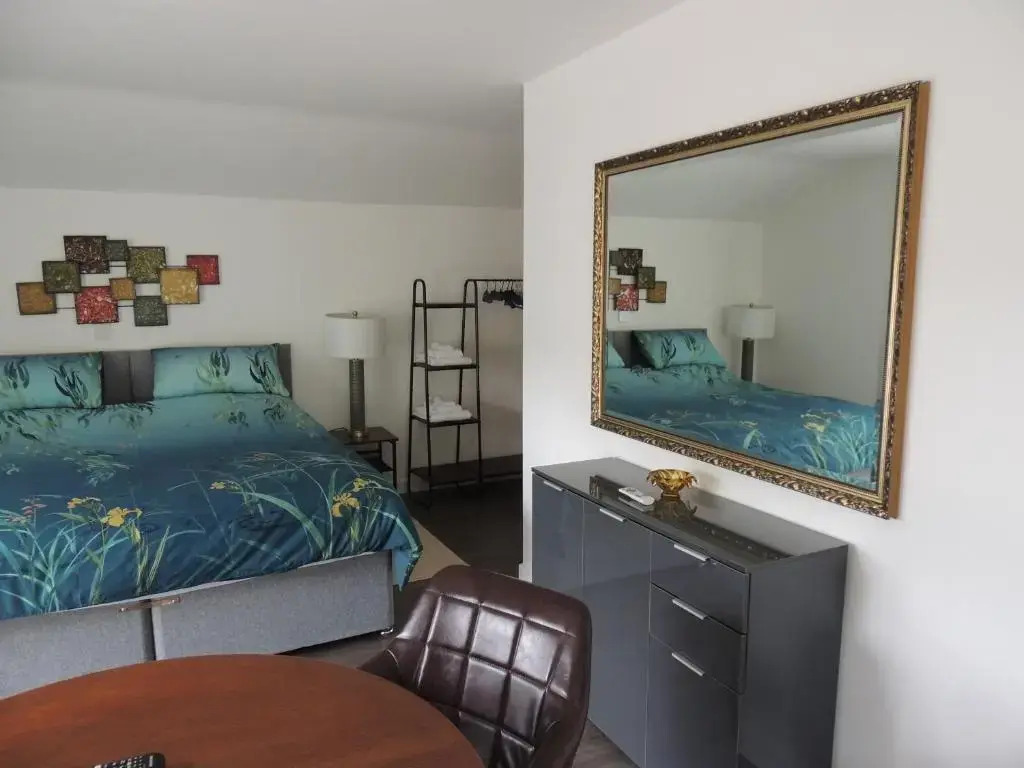 Braeview Studio (Adults Only)