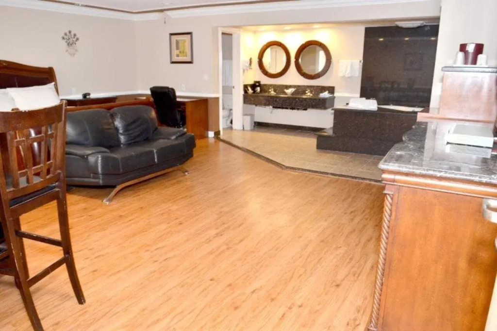 Dynasty Suites Hotel