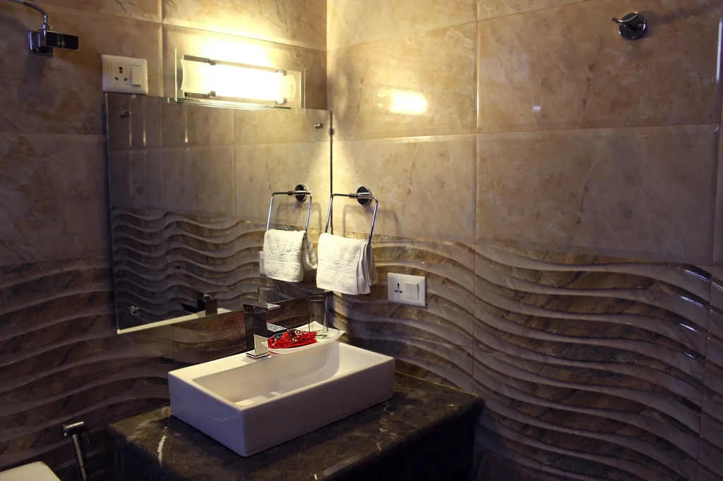 OYO Rooms Bhagsu Waterfall
