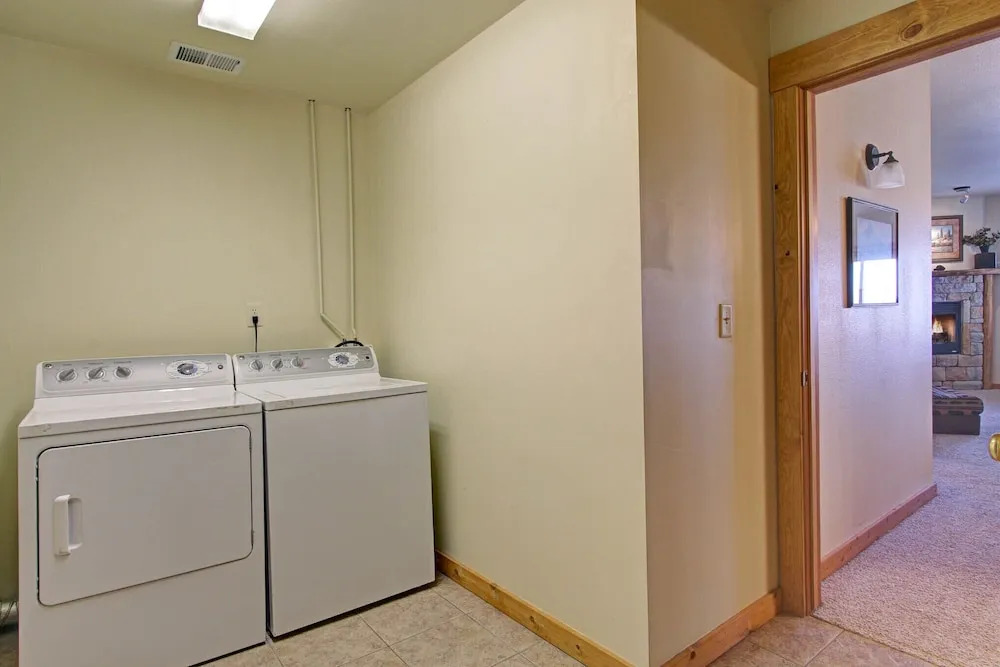 Mount Enentah 37 2 Bedroom Condo by RedAwning