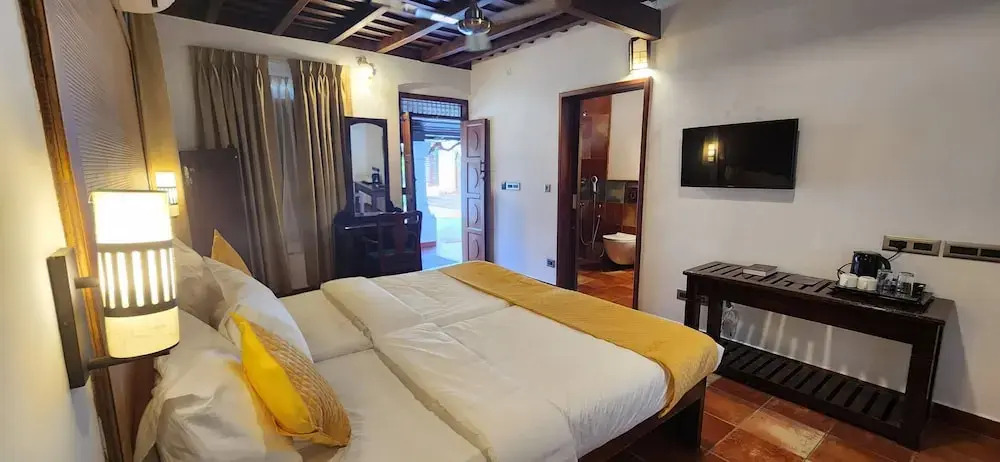 Kumarakom Tharavadu - Heritage Hotel
