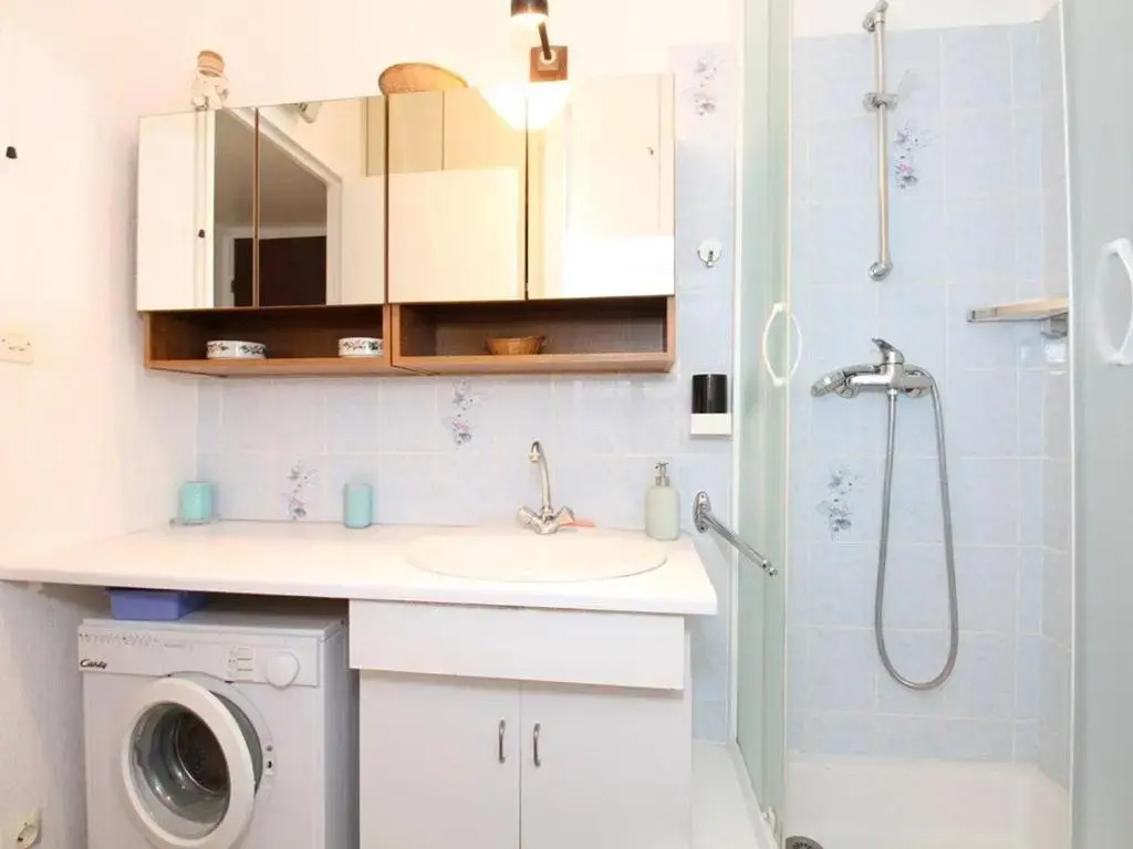 Appartement Balaruc-les-Bains, 1 pièce, 2 personnes - FR-1-553-112