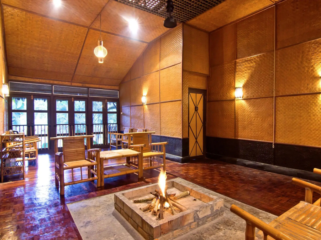 Hmong Hilltribe Lodge