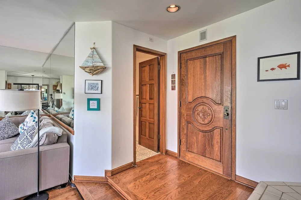 Quiet Avalon Getaway Villa w/ Ocean View & Balcony