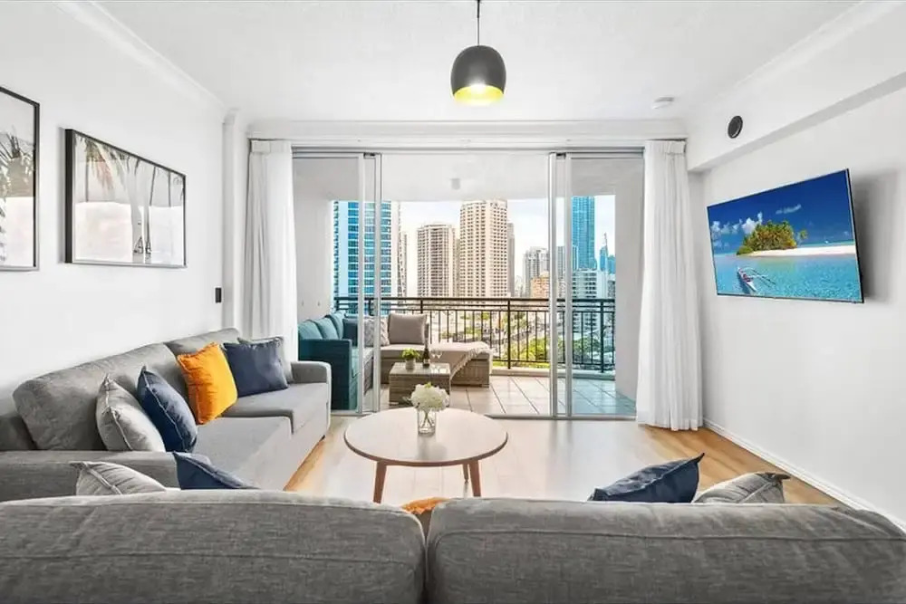 Chevron With 3beds and own Carpark Within Tower3