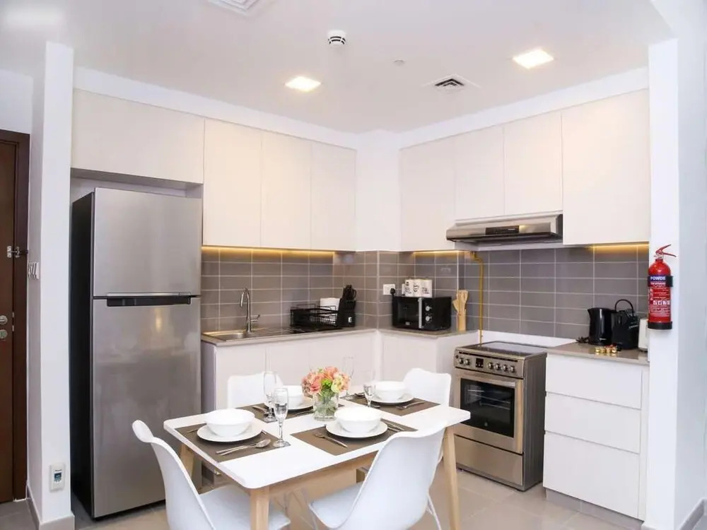 Fancy 2BR Apt Town Square