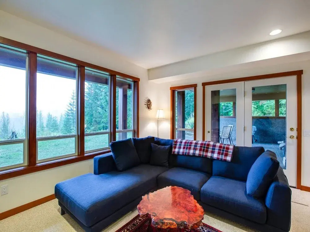 Mt. Baker Lodging Ensuite 15 (Sleeps 6)