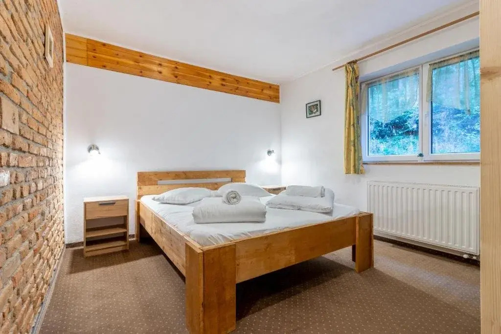 . Hotel Craiul Crailor