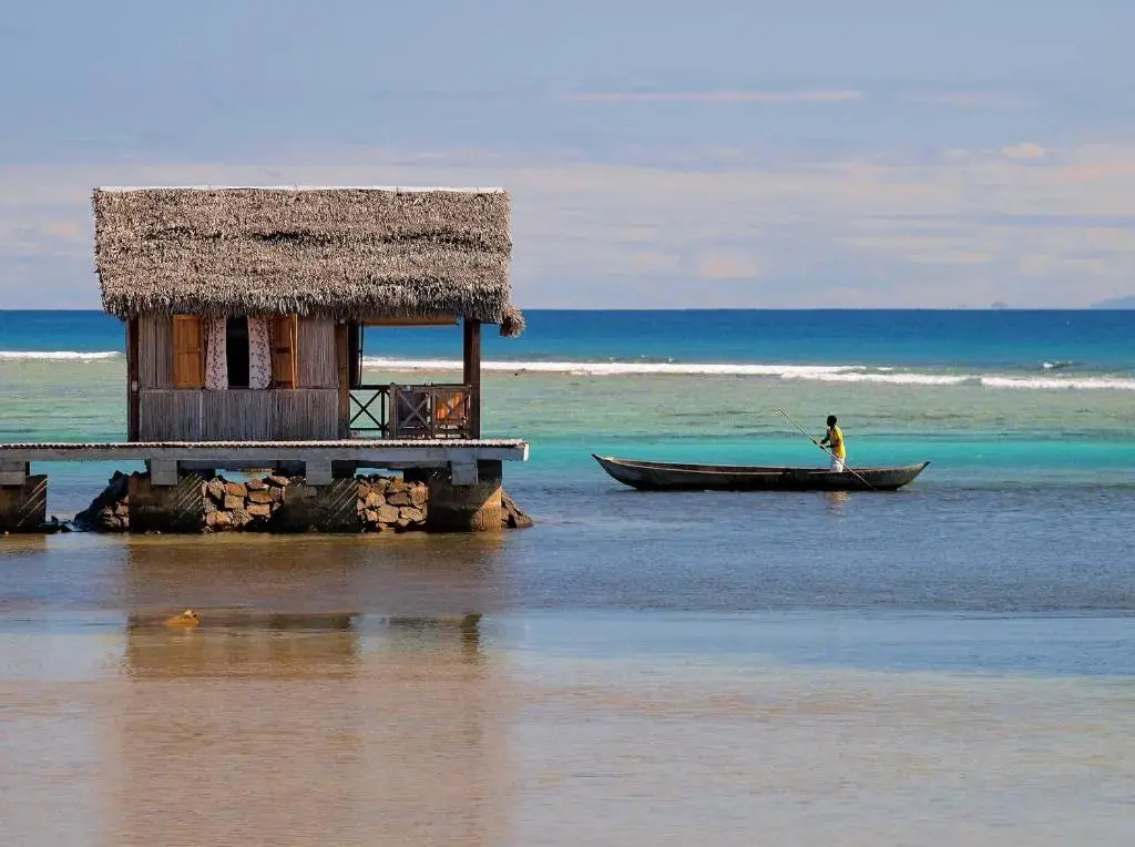 Lakana Hotel