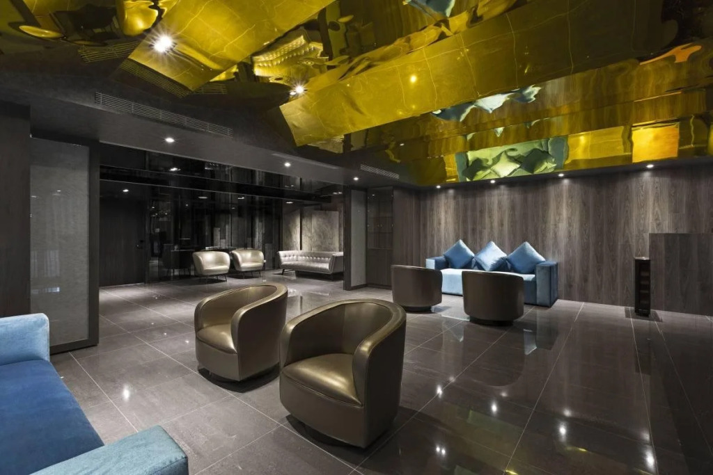 Platinum Hotel
