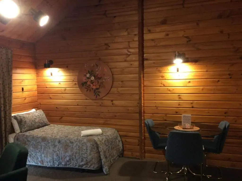 Alpine Lodge Motel
