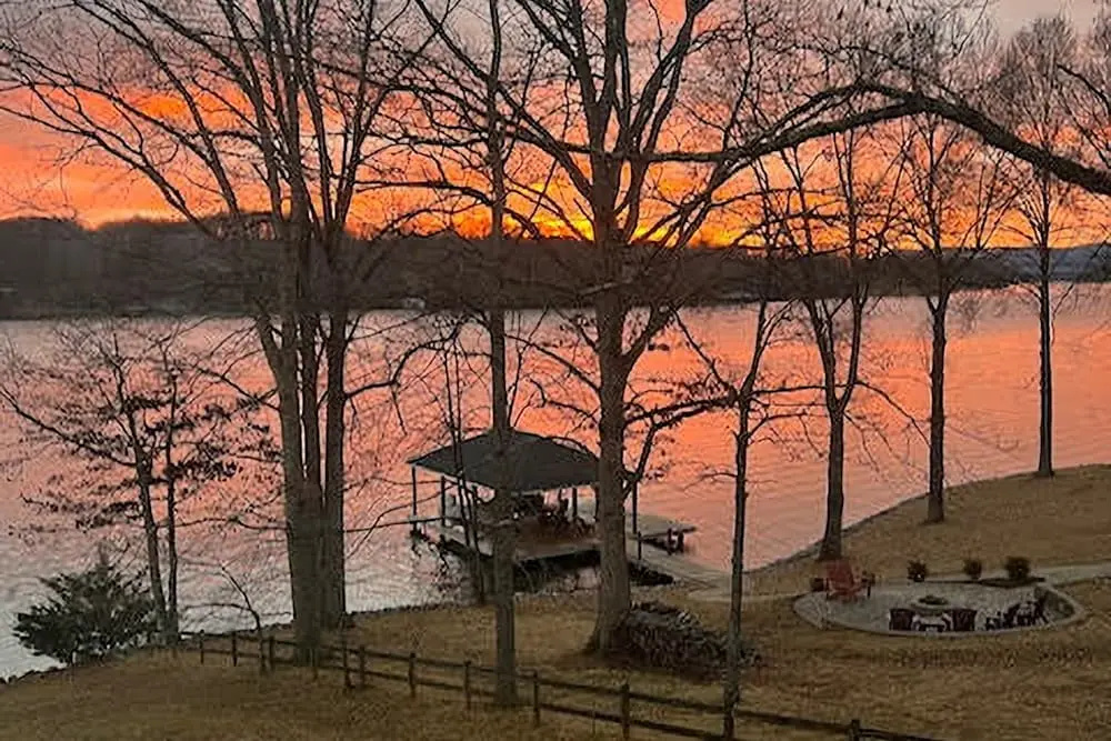 Another Tequila Sunrise - Lakefront Condo W/breathtaking Views & Wheelchair Accessibility
