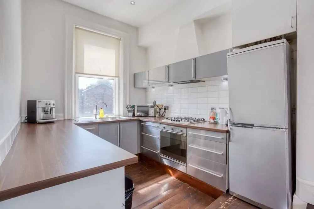 Spacious 2bed for 4p, 2mins to Paddington Station