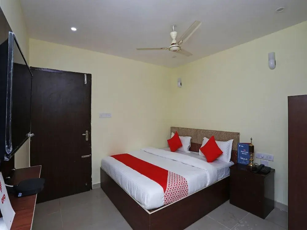 OYO 22510 Ma Classic Inn