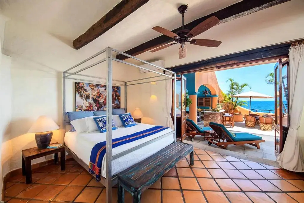 Coto San Xoaquin Villa Sleeps 6 with Pool and Air Con