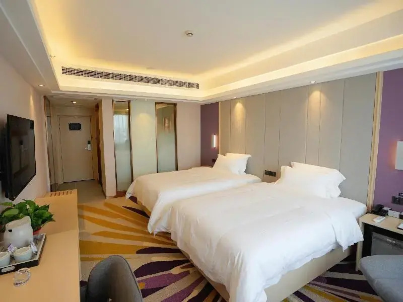 Lavande Hotels· Yueyang Linxiang Zhongfa