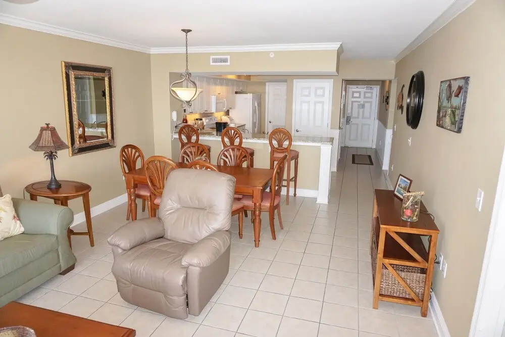 Emerald Beach 1725 - 1083851