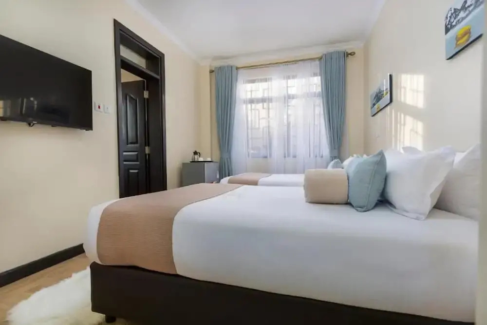 Lancaster Luxury Suites by Edmor Suites