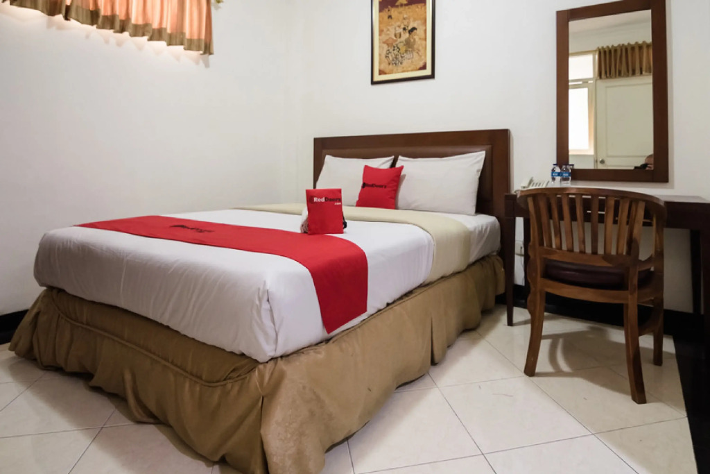 RedDoorz Plus at Buah Batu