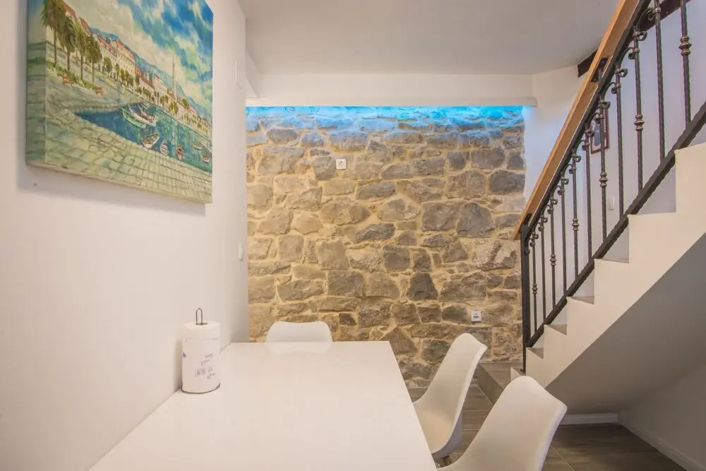 Charming 5-bed House in Split