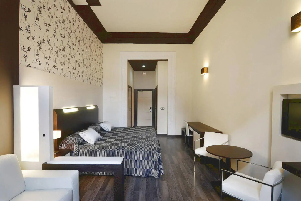Alhambra Suites