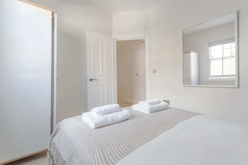 Stunning 3 Bedroom 2 Bath in Fantastic Location