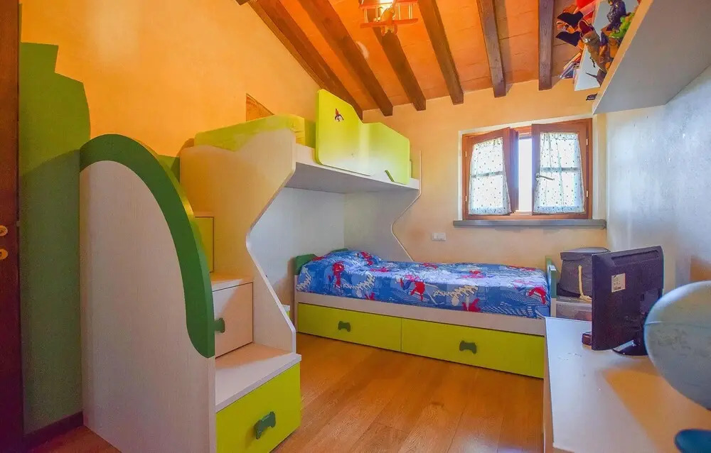 Gorgeous Home In Massarosa With Wifi