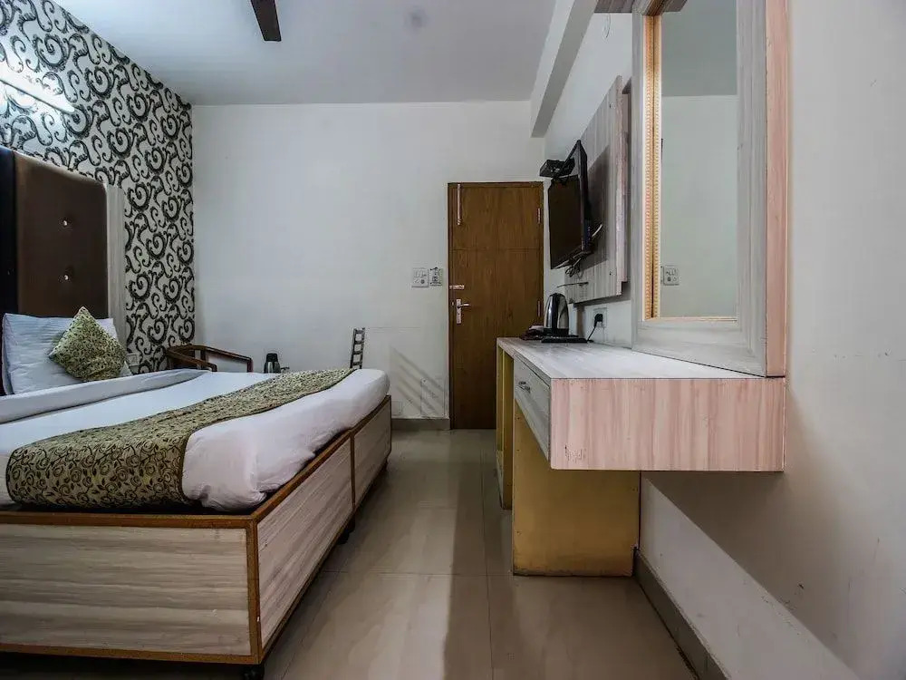 OYO 24801 Hotel Star Palace