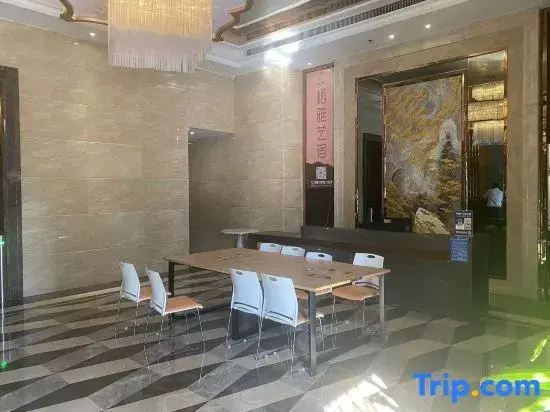 Qiya Art Homestay (Zhongshan Tianyi International Plaza)