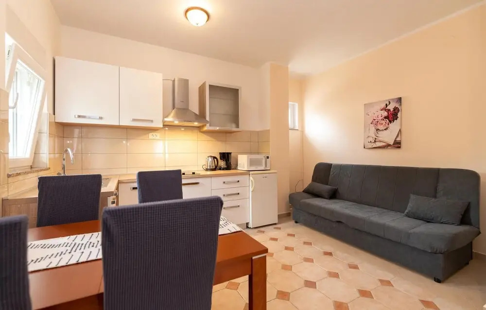 Nice Apartment in Zadar With Wifi
